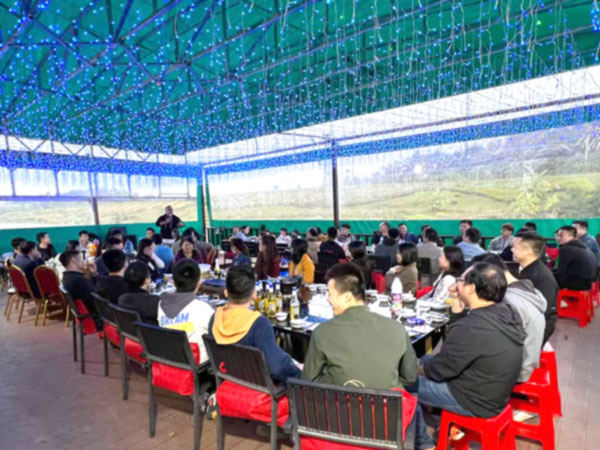 點(diǎn)贊不銹鋼員工聚餐